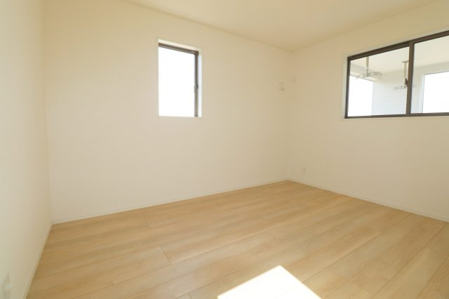 郡山市田村町金屋字上川原　　　３号棟　　　永盛小学校、小原田中学区の洋室