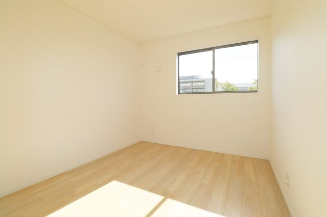 郡山市田村町金屋字上川原　　　３号棟　　　永盛小学校、小原田中学区の洋室