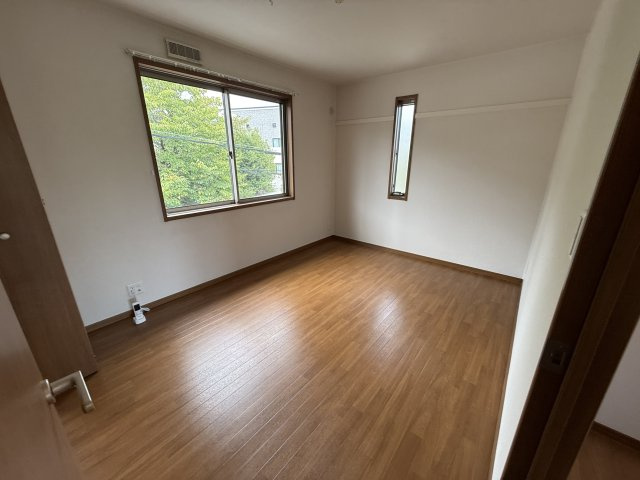 東豊中町3丁目貸家の寝室