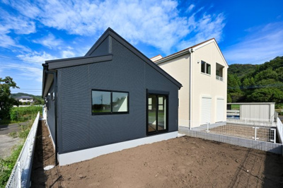 【外観】 | 太田市長手町第１　一建設　１号棟 | 広いお庭でBBQやガーデニング、ドッグランなど夢が広がりますね♪
