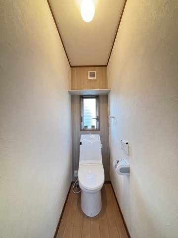 橿原小槻町のトイレ|2階トイレです