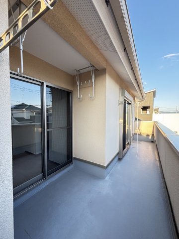 橿原小槻町のバルコニー|横にワイドなバルコニー。南向きで日当たり良好です。
