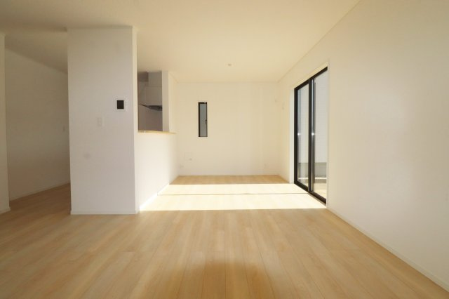 郡山市田村町金屋字上川原　　　４号棟　　　永盛小学校、小原田中学区の居間・リビング