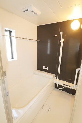 郡山市田村町金屋字上川原　　　４号棟　　　永盛小学校、小原田中学区の玄関