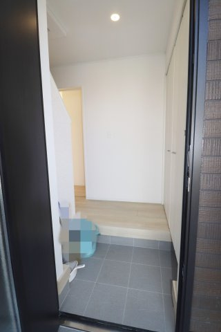 郡山市田村町金屋字上川原　　　４号棟　　　永盛小学校、小原田中学区の玄関