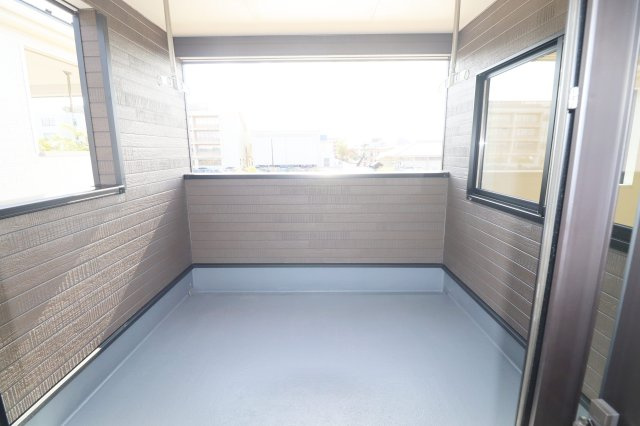 郡山市田村町金屋字上川原　　　４号棟　　　永盛小学校、小原田中学区のバルコニー