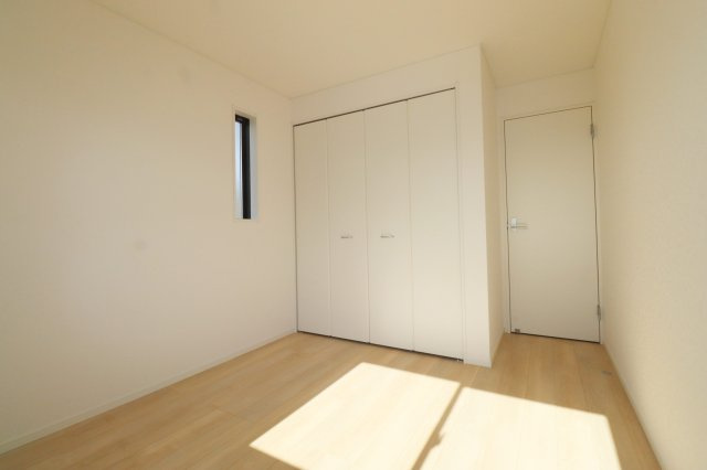 郡山市田村町金屋字上川原　　　４号棟　　　永盛小学校、小原田中学区の洋室