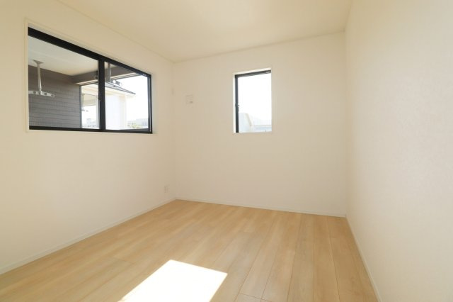 郡山市田村町金屋字上川原　　　４号棟　　　永盛小学校、小原田中学区の洋室