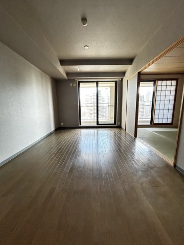 東町・江戸町ビルの居間・リビング