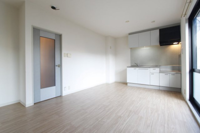 【居間・リビング】 | ローレルⅡＤ | ゆったりとしたリビングです