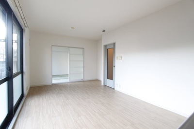 【居間・リビング】 | ローレルⅡＤ | おしゃれなリビングです