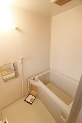 【浴室】 | ローレルⅡＤ | 日々の暮らしに欠かせないお風呂です