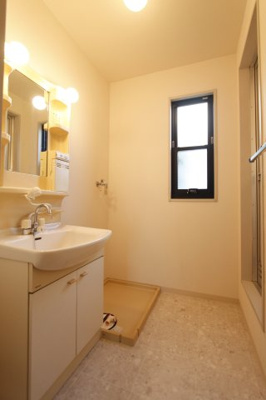 【洗面所】 | ローレルⅡＤ | 使いやすい洗面所です