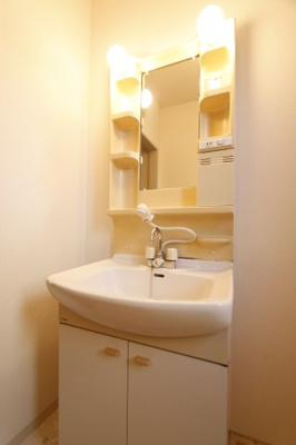 【独立洗面台】 | ローレルⅡＤ | 独立洗面台あり、毎朝おしゃれに忙しい女性の方におすすめです