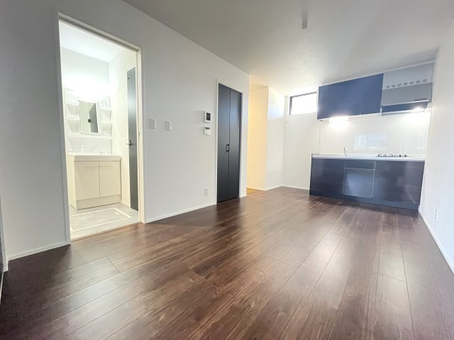 ラヴィ新八代の居間・リビング