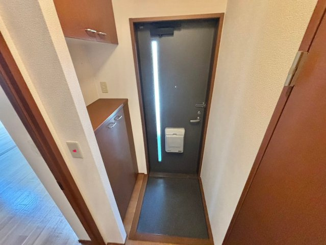 BIRD　LAND　たまで　B棟の玄関