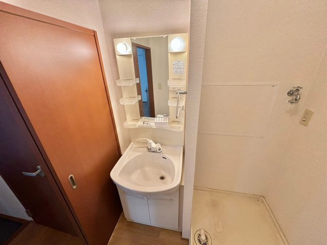 BIRD　LANDたまでB棟の洗面所