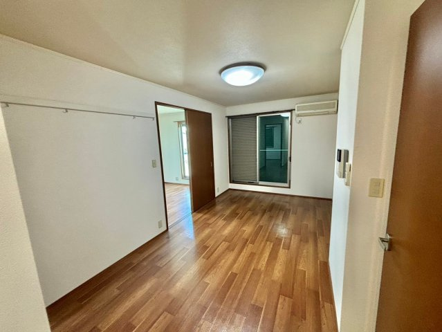 BIRD　LAND　たまで　B棟の居間・リビング