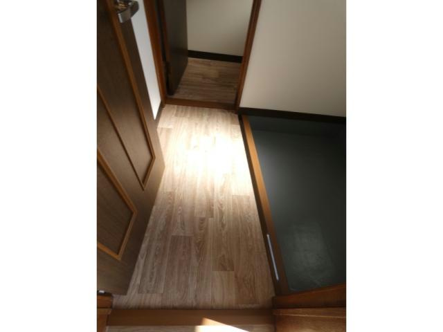 拓穂ハイツ（愛国東２－２１）の玄関