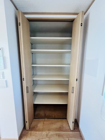 須磨寺町丁目貸家の収納