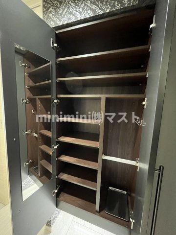 エスライズ西本町Ⅱの収納|※別カラー号室参考写真