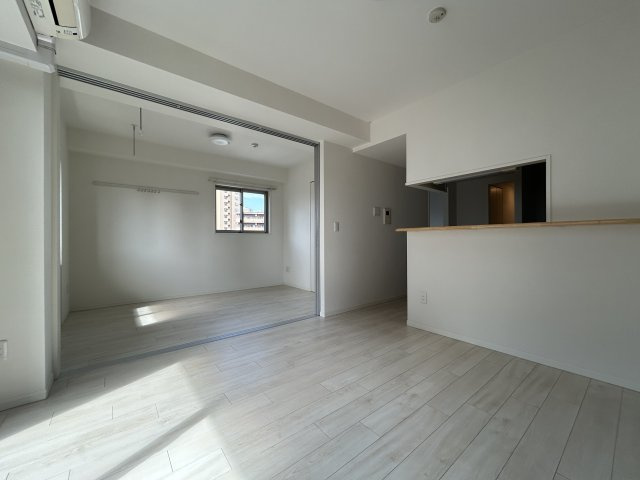 コンフォリア川口本町の居間・リビング|※別号室参考写真