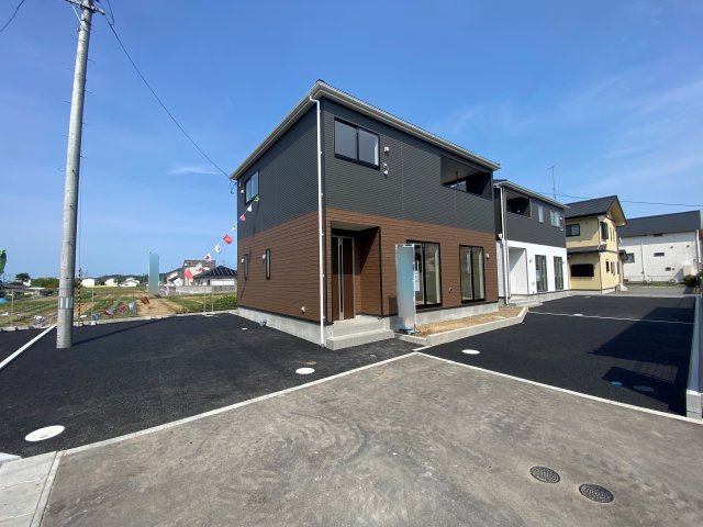 新築戸建・建売　南相馬市原町区本陣前第4　Cradle Garden　全6棟の駐車場|カースペースは並列2台駐車可能※敷地内に電柱があります