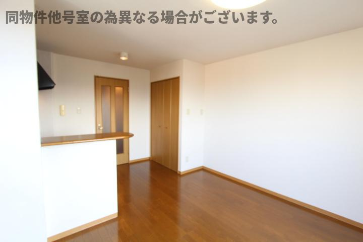 プリミエール大和通の居間・リビング