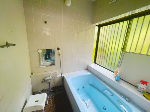 入間市西三ツ木中古住宅　倉庫+離れ付きの浴室