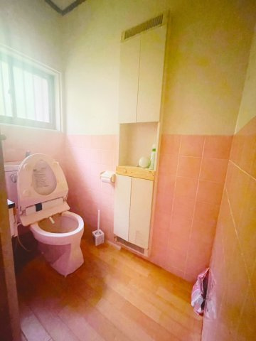 入間市西三ツ木中古住宅　倉庫+離れ付きのトイレ