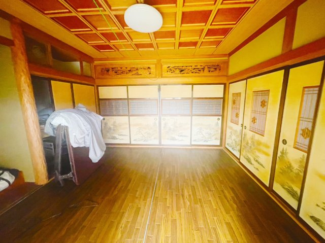 入間市西三ツ木中古住宅　倉庫+離れ付きの内装