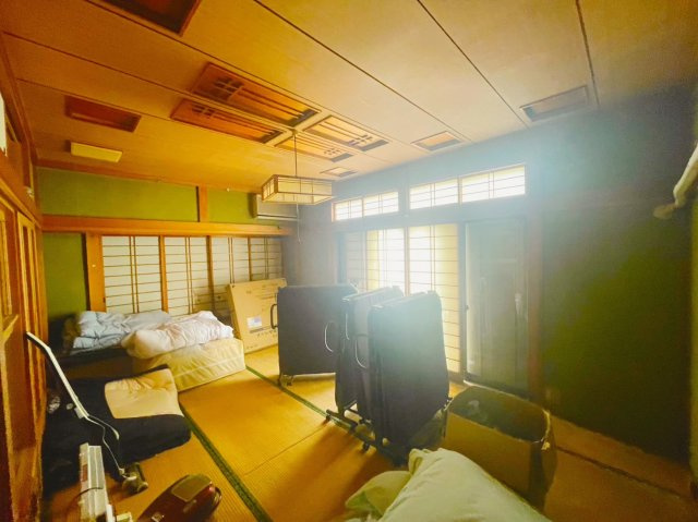 入間市西三ツ木中古住宅　倉庫+離れ付きの和室