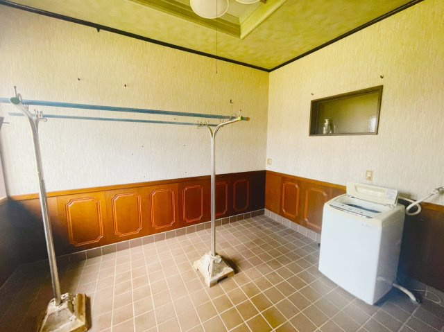 入間市西三ツ木中古住宅　倉庫+離れ付きの内装