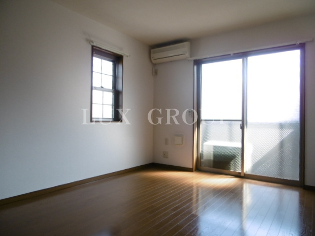 【居間・リビング】 | アムール七国 | ※妻窓は角部屋のみ