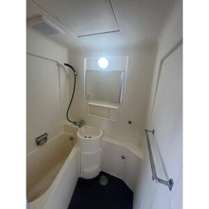 アイサンビルの浴室