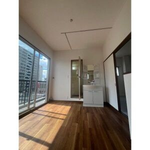 アイサンビルの内装