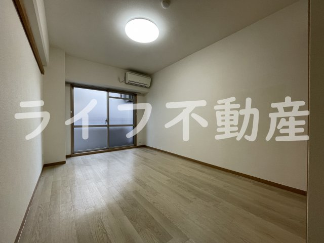 ルフォン今里の居間・リビング|こちらの居間で趣味の時間をお楽しみください