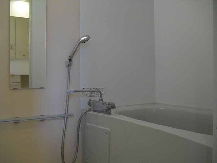 プログレスⅠA棟の浴室|追い焚き機能付きのお風呂です♪