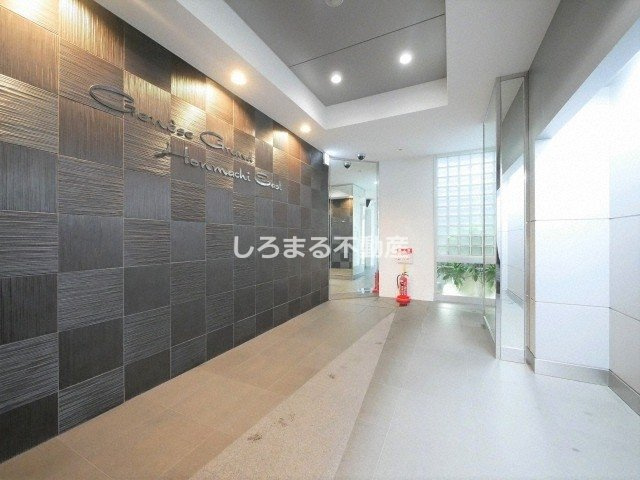 ジュネーゼグラン本町EASTのロビー
