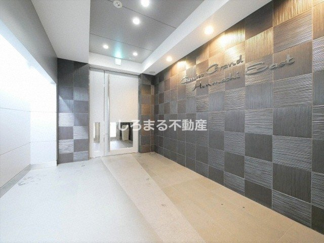 ジュネーゼグラン本町EASTのロビー