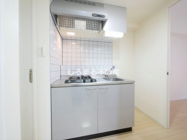 ジュネーゼグラン本町EASTのキッチン