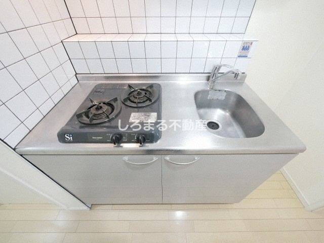 ジュネーゼグラン本町EASTのキッチン