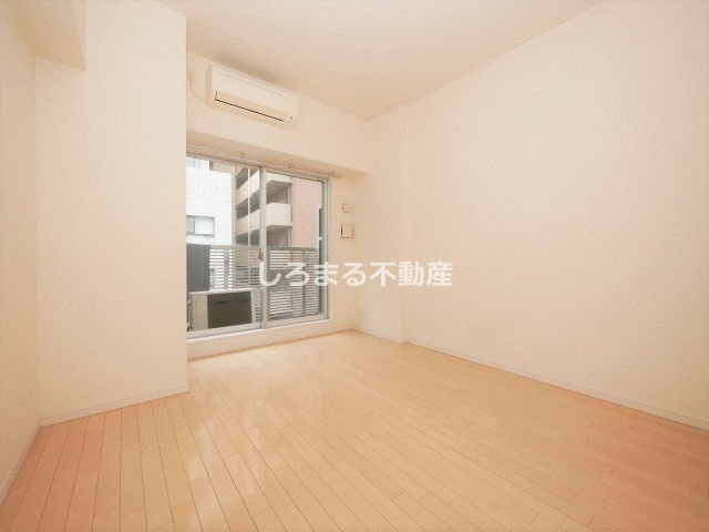 ジュネーゼグラン本町EASTの居間・リビング