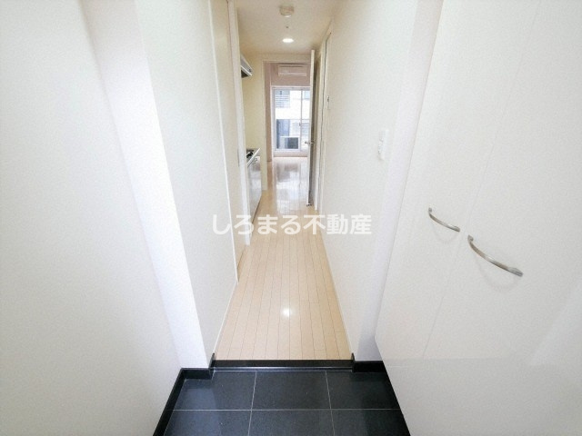 ジュネーゼグラン本町EASTの玄関