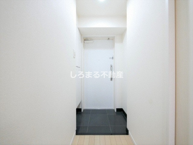 ジュネーゼグラン本町EASTの玄関