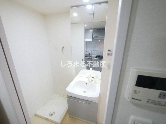 ジュネーゼグラン本町EASTの洗面所