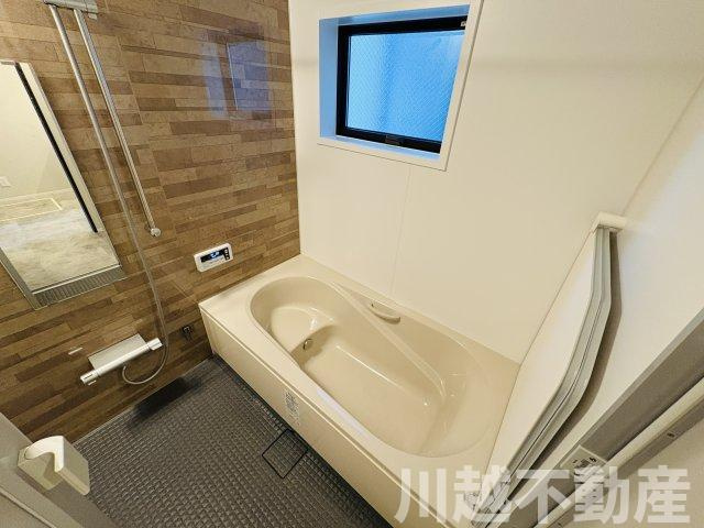 カブリオレ西大宮の居間・リビング