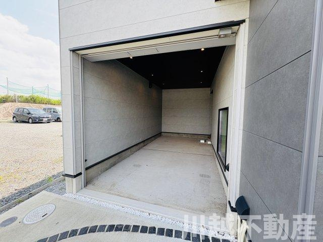 カブリオレ西大宮の駐車場