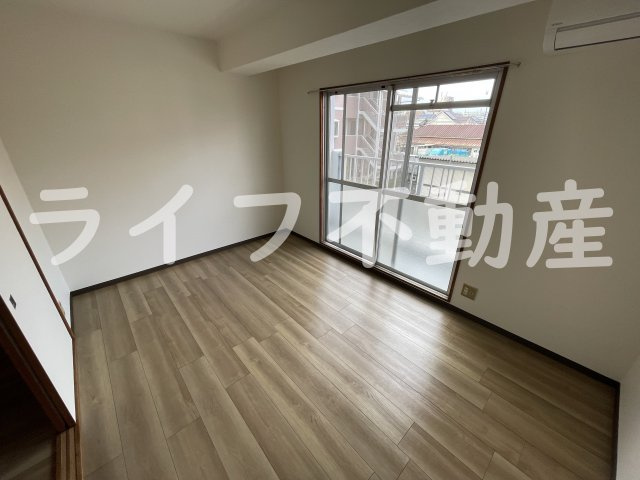 コーポ南野の居間・リビング|ゆったりとした居間です