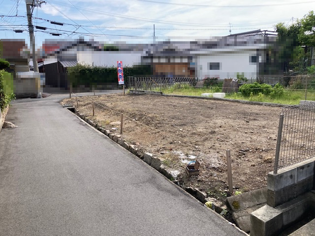 茨木市上穂積２丁目築条件付売土地の前面道路含む現地写真